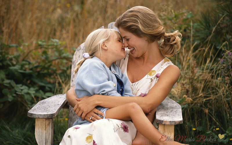 Baby bekommt Reiki, Elke Maria Becker, Reiki Meister, empathisch, dankbar, Reiki Ausbildung, kompetent, Ängste, Panikattacken, gesundheitliche Krise